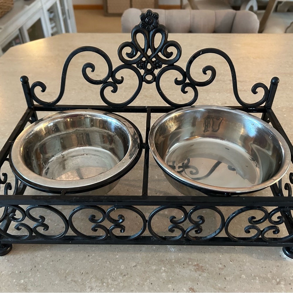 Elegant Black Metal Pet Bowl Stand